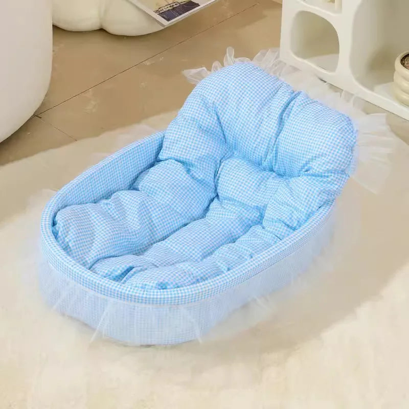 Cute Lace Trimmed Pet Bed For Winter Plush Oval Sleep