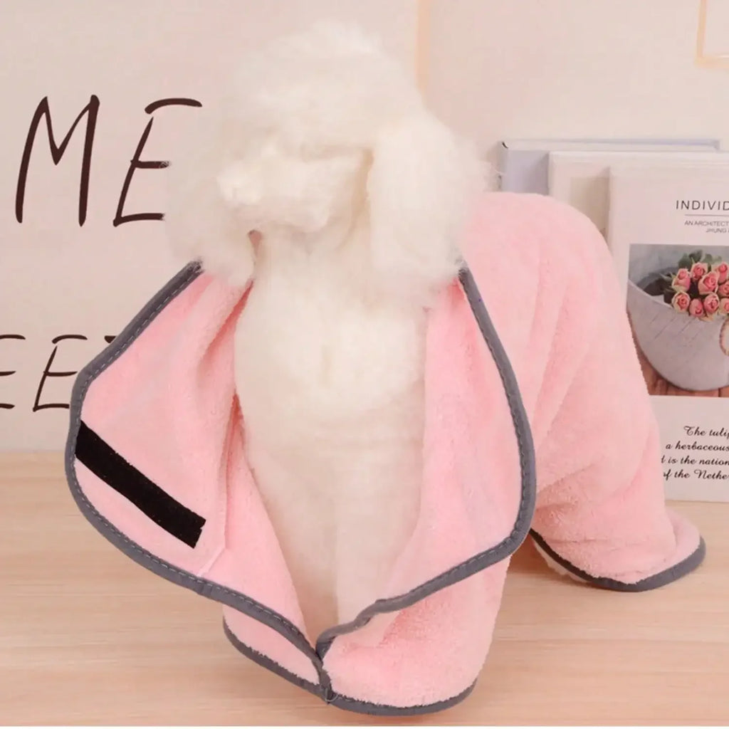 Dog Bathrobe Super Absorbent Coral Fleece Bathrobe Dry Hair Quickly, Warm and Comfortable Soft Dog Drying Jacket
